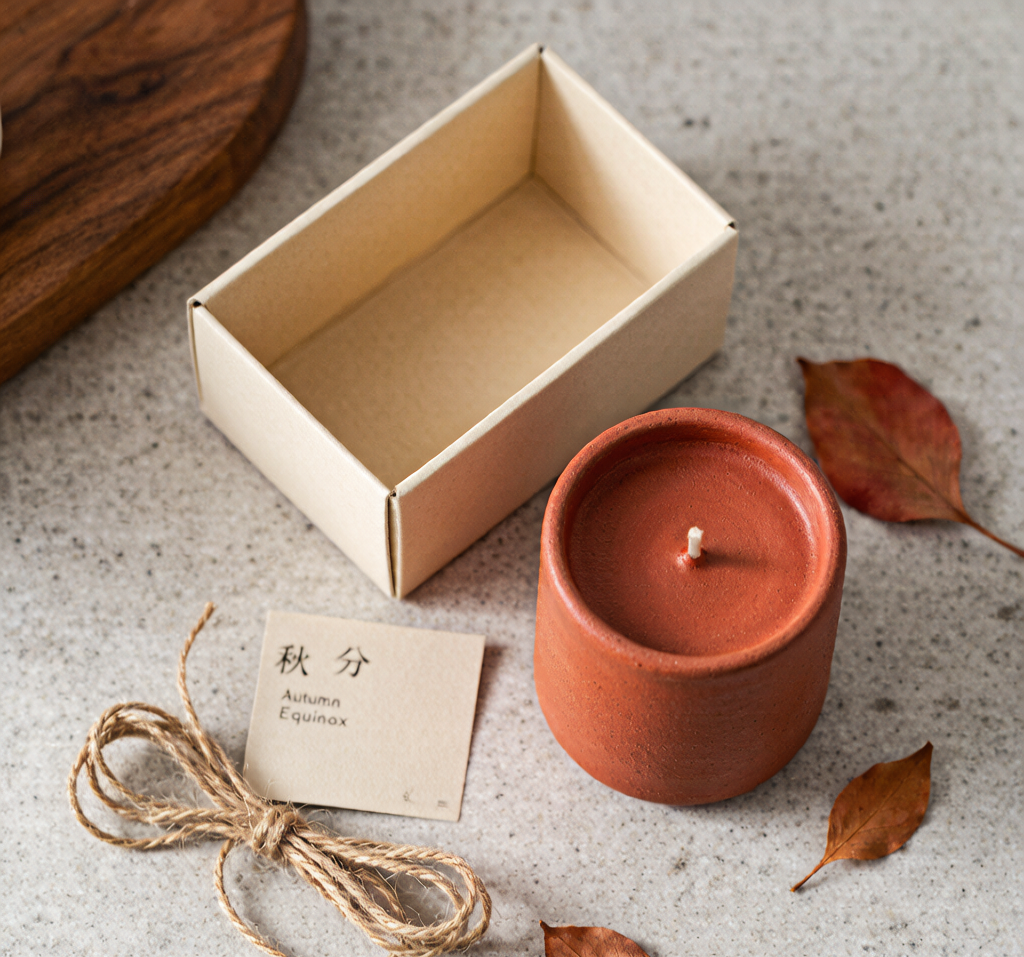 Autumn Equinox Persimmon & Cinnamon Soy Candle — 7oz Hand-Poured